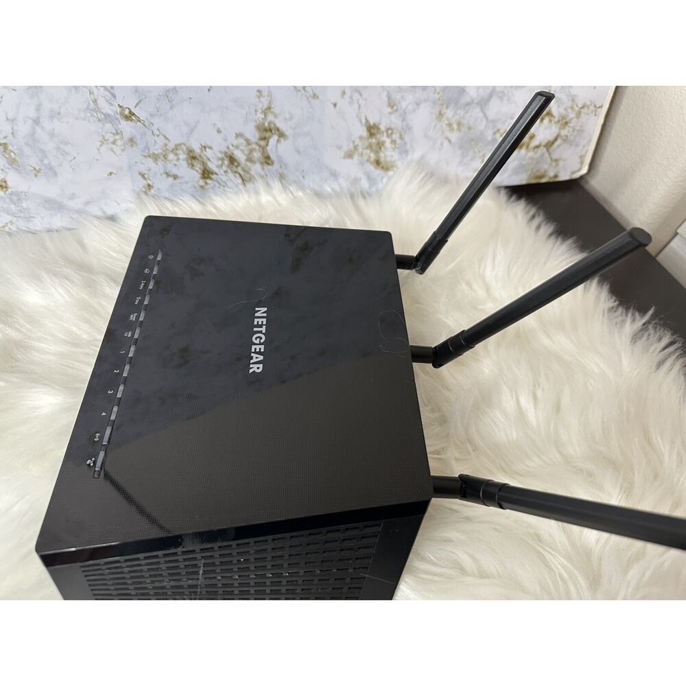 NETGEAR R6700v3 Nighthawk AC1750 Smart WiFi Router - Picture 4 of 5